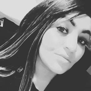 Meet your Posher, Chloe